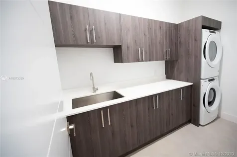 10530 NW 67th Terrace Doral FL 33178
