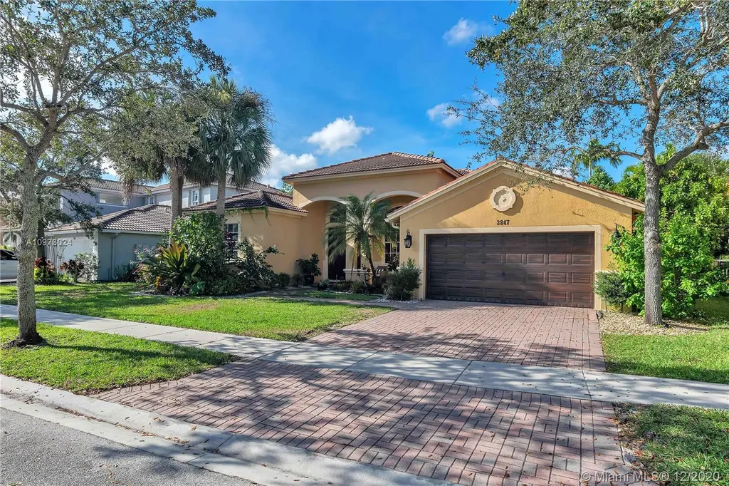 3847 W Gardenia Avenue Weston FL 33332
