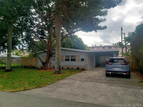 908 NE 2nd Street Hallandale Beach FL 33009