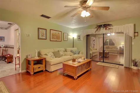 2001 NW 88th Way Pembroke Pines FL 33024