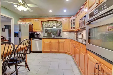 2001 NW 88th Way Pembroke Pines FL 33024