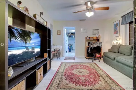2001 NW 88th Way Pembroke Pines FL 33024
