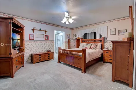 2001 NW 88th Way Pembroke Pines FL 33024