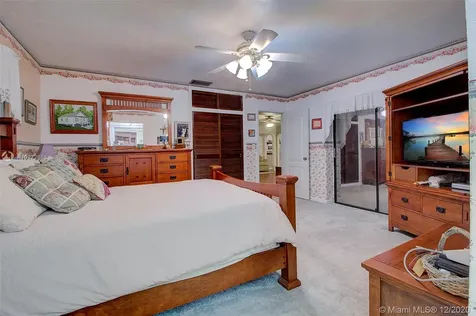 2001 NW 88th Way Pembroke Pines FL 33024