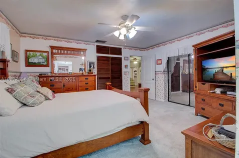 2001 NW 88th Way Pembroke Pines FL 33024