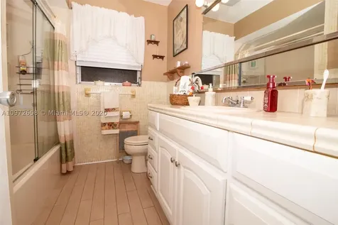 2001 NW 88th Way Pembroke Pines FL 33024
