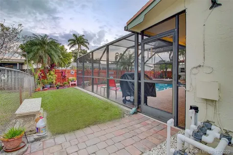 2001 NW 88th Way Pembroke Pines FL 33024
