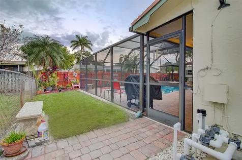 2001 NW 88th Way Pembroke Pines FL 33024