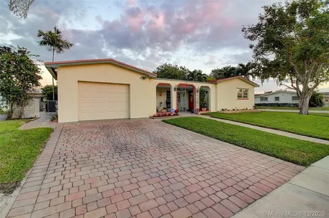 2001 NW 88th Way Pembroke Pines FL 33024