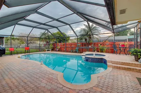2001 NW 88th Way Pembroke Pines FL 33024