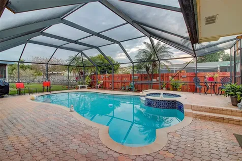 2001 NW 88th Way Pembroke Pines FL 33024