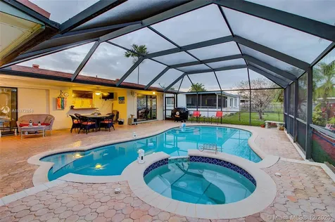 2001 NW 88th Way Pembroke Pines FL 33024