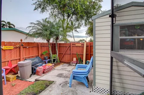 2001 NW 88th Way Pembroke Pines FL 33024