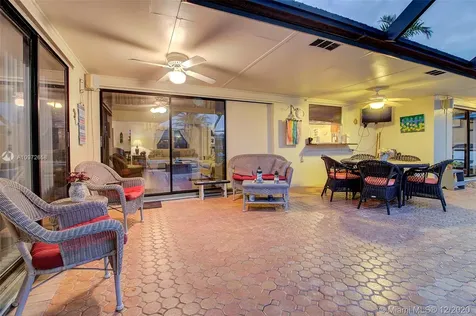 2001 NW 88th Way Pembroke Pines FL 33024