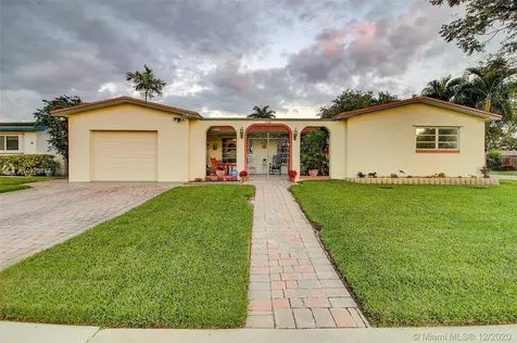 2001 NW 88th Way Pembroke Pines FL 33024