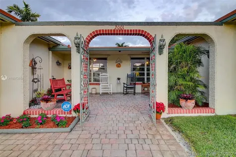 2001 NW 88th Way Pembroke Pines FL 33024