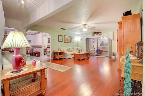 2001 NW 88th Way Pembroke Pines FL 33024