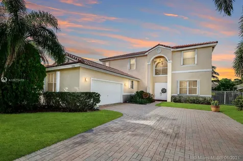 2320 NW 184th Terrace Pembroke Pines FL 33029