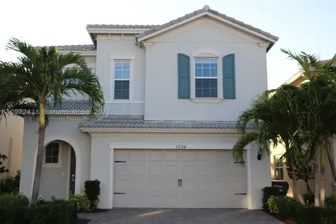 1054 Banyan Drive Hollywood FL 33021