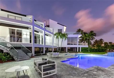 6946 Sunrise Court Coral Gables FL 33133