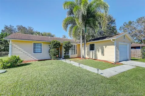 1914 SW Aguero Street Port St. Lucie FL 34953