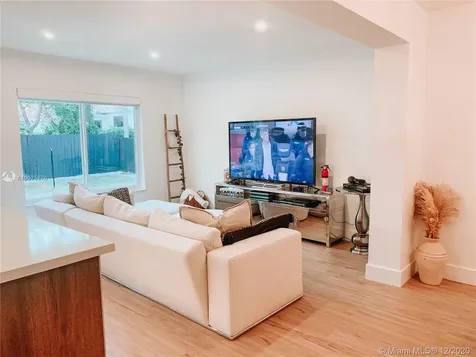 2263 SW 21st Street Miami FL 33145