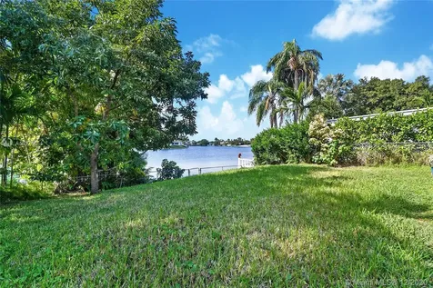 19360 NE 22nd Road North Miami Beach FL 33179