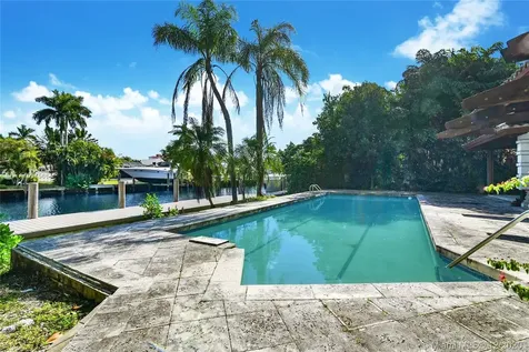 513 Oleander Drive Hallandale Beach FL 33009