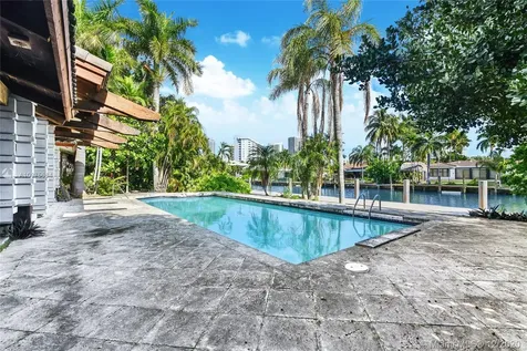 513 Oleander Drive Hallandale Beach FL 33009