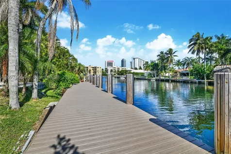 513 Oleander Drive Hallandale Beach FL 33009