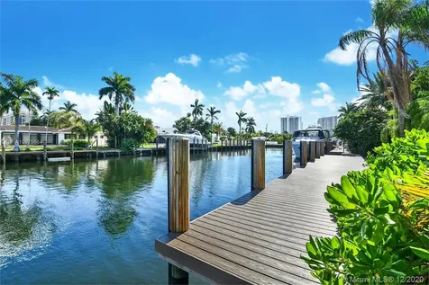 513 Oleander Drive Hallandale Beach FL 33009