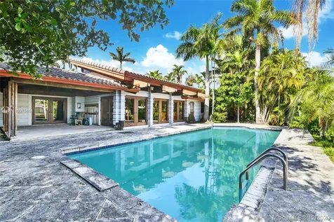 513 Oleander Drive Hallandale Beach FL 33009
