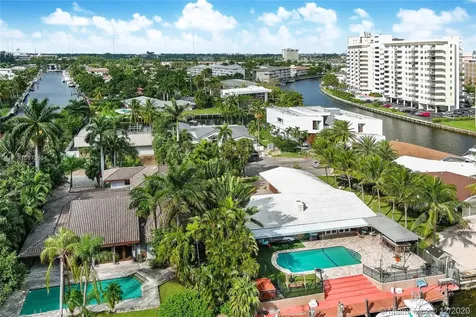 513 Oleander Drive Hallandale Beach FL 33009