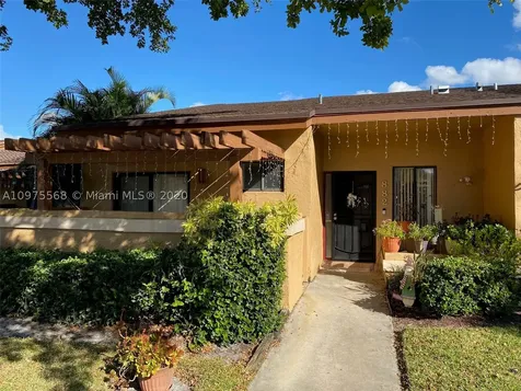882 NW 79th Terrace Plantation FL 33324