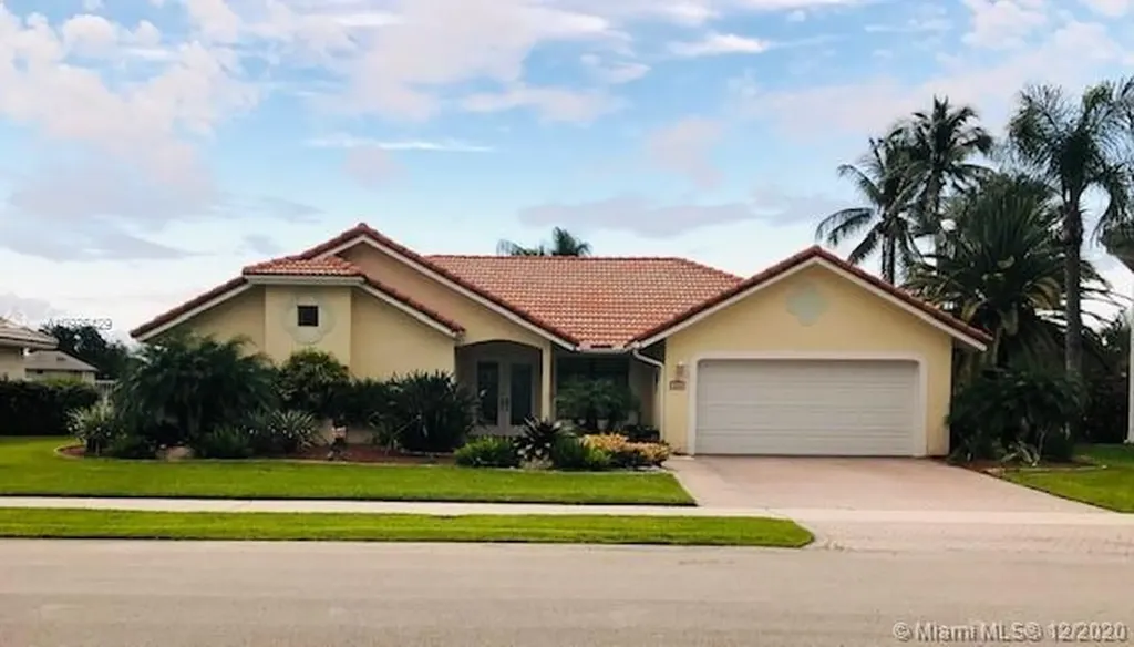 880 Somerset Avenue Davie FL 33325