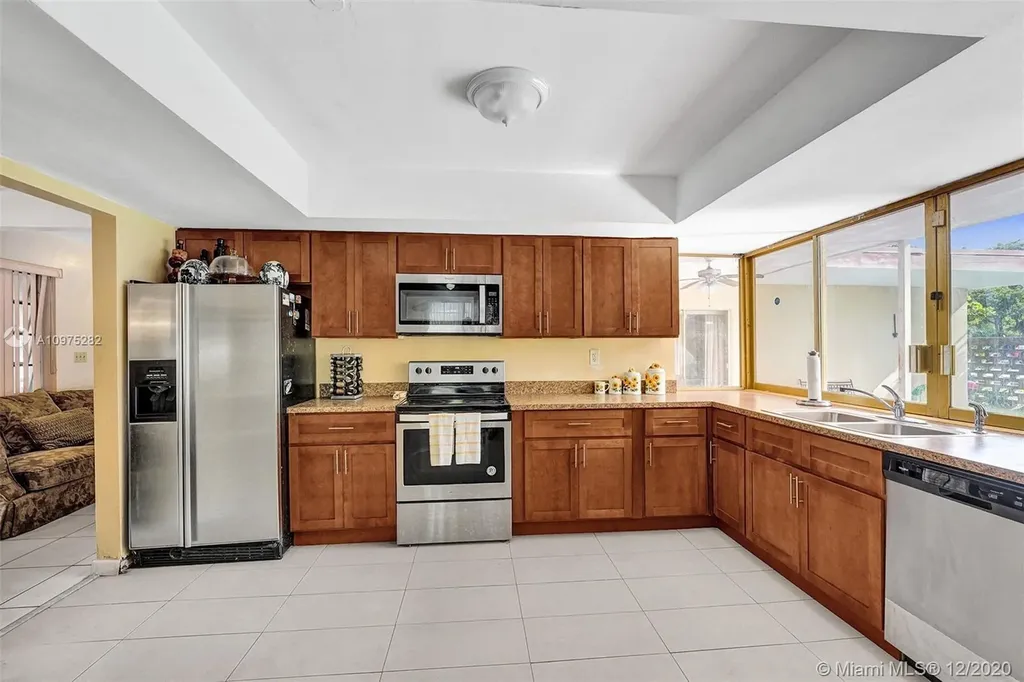 6504 Emerald Lake Drive Miramar FL 33023