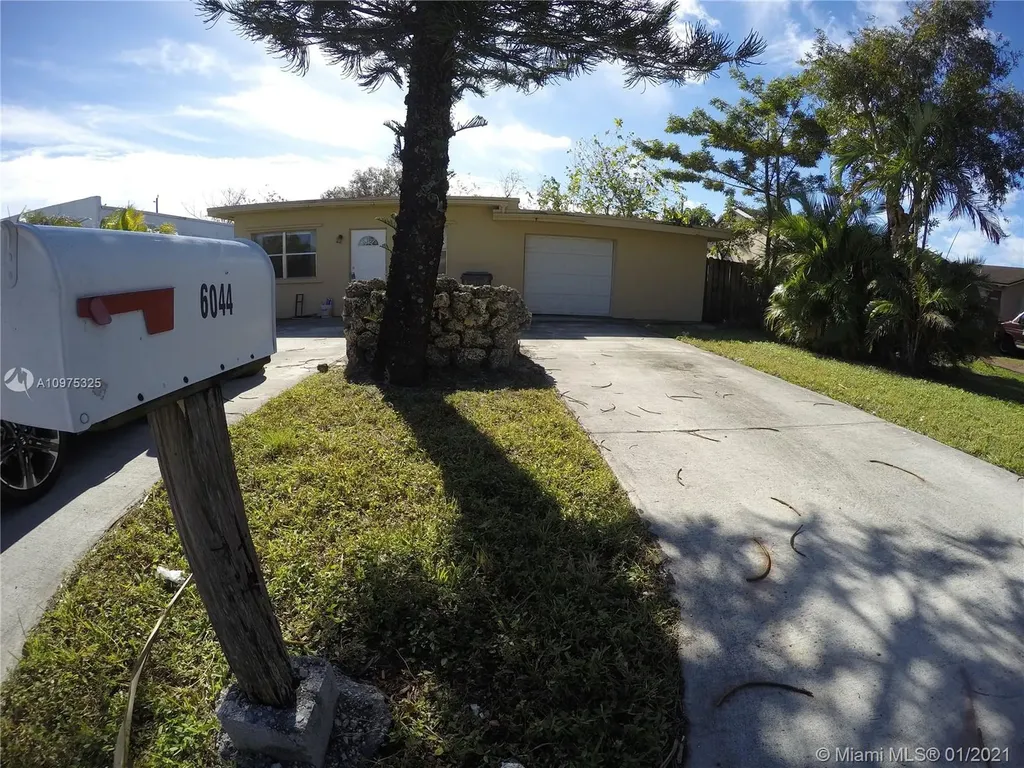 6044 Buchanan Street Hollywood FL 33024