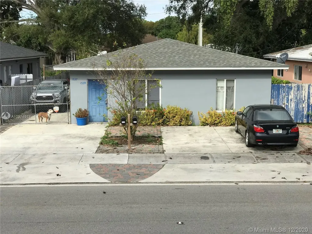 1537 NW 40th Street Miami FL 33142