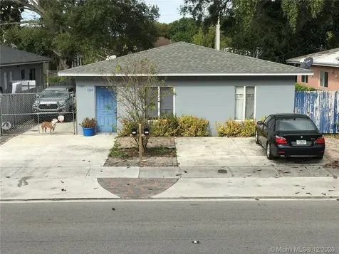 1537 NW 40th Street Miami FL 33142
