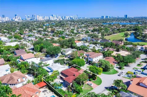 1701 NE 198th Terrace Miami FL 33179