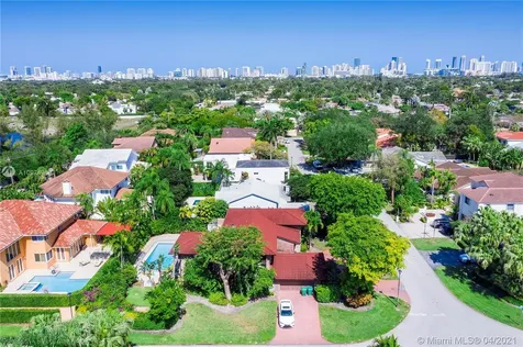 1701 NE 198th Terrace Miami FL 33179