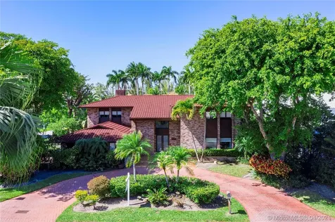 1701 NE 198th Terrace Miami FL 33179