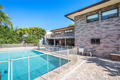 1701 NE 198th Terrace Miami FL 33179