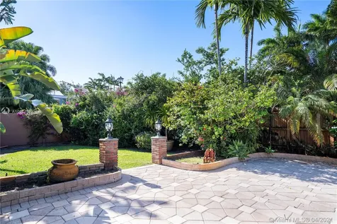 1701 NE 198th Terrace Miami FL 33179