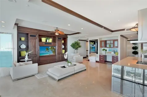 100 S Pointe Drive Miami Beach FL 33139