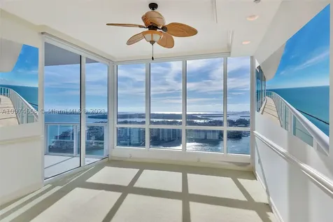 100 S Pointe Drive Miami Beach FL 33139