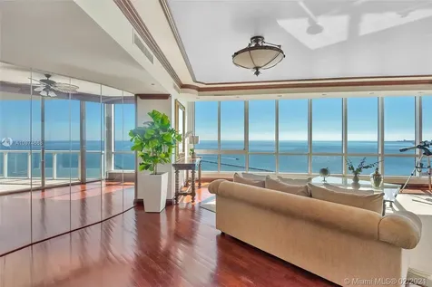 100 S Pointe Drive Miami Beach FL 33139