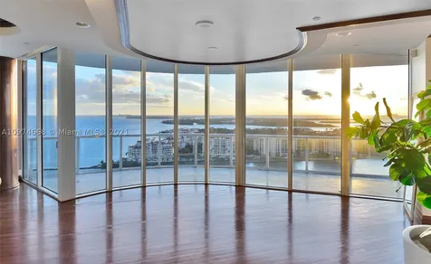 100 S Pointe Drive Miami Beach FL 33139