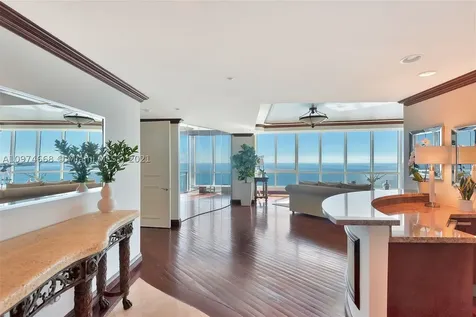 100 S Pointe Drive Miami Beach FL 33139