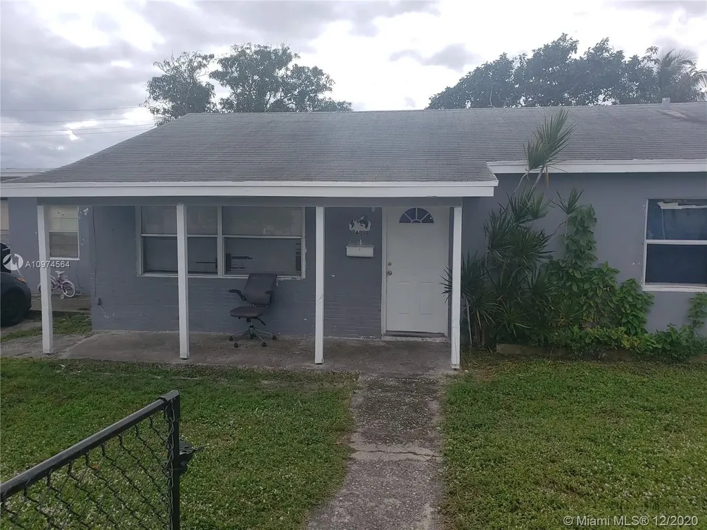1417 W 32nd Street Riviera Beach FL 33404